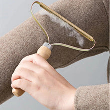 Load image into Gallery viewer, Portable Lint Remover Pet Hair Remover Brush Manual Lint Roller Sofa Clothes Cleaning Lint Brush Fuzz Fabric Shaver Brush Tool
