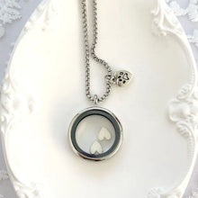 Load image into Gallery viewer, Pet Souvenirs Can Hold Cat or Dog Hair Necklaces, Pendants, Alloy Glass Photo Frames, Pendants, and Pet Accessories
