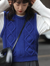 Load image into Gallery viewer, Minimal Knit Sweater Vest Women
