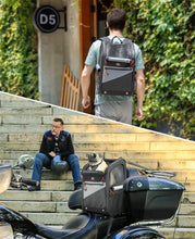 Load image into Gallery viewer, Motorcycle Pet Travel Bag Dog Cat Carrier Bag Portable 20lbs Folding Dog Carrier Backpack for Touring Street Glide Road King Bag
