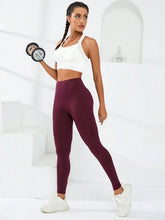 Load image into Gallery viewer, Sports and Beautiful Back Bra Set, Cross-Back Sports Bra, No Chest Pad, Adjustable Size, and Can Be Worn Inside Normally
