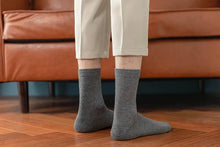 Load image into Gallery viewer, Modern Men's Breathable Cotton Socks
