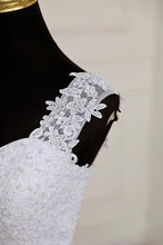 Load image into Gallery viewer, Sleeveless Wedding Dresses Classic Sweetheart Vestido De Noiva Luxury Lace Bridal Ball Gown Formal Robe De Mariee Customized
