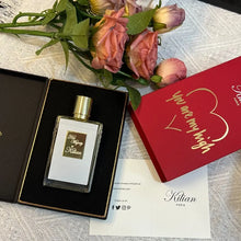 Load image into Gallery viewer, Luxury Unisex Perfume 50ml Floral Chypre Fragrance Peach Rum Rose Cedar Papyrus Long Lasting Elegant Sweet Warm Scent

