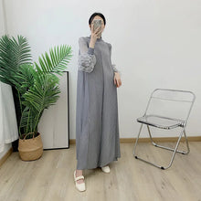 Load image into Gallery viewer, Women Elegant Evening Party Dresses 2025 Summer New Solid Colour Classic Long Sleeve Plate Flower Design Prom Dresses Female
