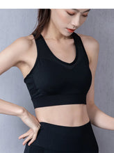 Load image into Gallery viewer, Plus Size Women's Sports Bra High Support Breathable Moisture Wicking Running Workout Fitness Athletic Underwear
