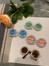 Load image into Gallery viewer, Pet Accessories Flower Sunglasses Circular Role Playing Glasses Photo Props Glasses For Cats And Small And Paracord Dog Leash

