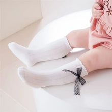 Load image into Gallery viewer, Princess Lace Bow Baby Socks
