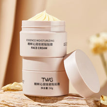 Load image into Gallery viewer, Apply the Cream Before Makeup, Moisturizing Foundation Cream - Lasting Moisturizing, Creating a Natural Foundation
