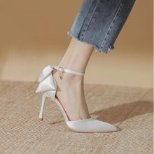 Load image into Gallery viewer, Pearl Strap Wedding High Heels
