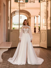 Load image into Gallery viewer, Elegant Boho Sweetheart Wedding Gown
