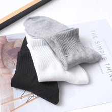 Load image into Gallery viewer, Premium Men's Everyday Mid-Calf Socks
