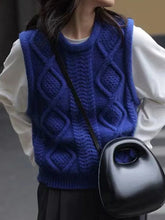 Load image into Gallery viewer, Minimal Knit Sweater Vest Women
