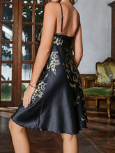 Load image into Gallery viewer, Women Floral Print Nightdress Light and Blooming Elegant yet Sweet Let You Feel the Romantic Atmosphere Even in Your Dreams
