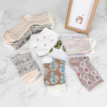 Load image into Gallery viewer, Colorful Floral Calf Socks Set

