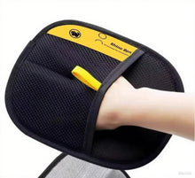Load image into Gallery viewer, Pet Electrostatic Hair Removal Gloves Dog Cat Hair Removal Brush Gloves Hair Adhesive Gloves Carpet Clothing Hair Cleaning Brush
