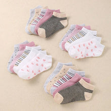 Load image into Gallery viewer, Adorable Kids Pattern Sock Set

