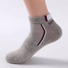 Load image into Gallery viewer, Striped Breathable Ankle Socks for Men (2 Pairs)
