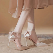 Load image into Gallery viewer, Pearl Strap Wedding High Heels
