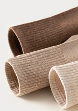 Load image into Gallery viewer, Combed Cotton Business Crew Socks
