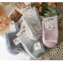 Load image into Gallery viewer, Plush Winter Mid Tube Socks
