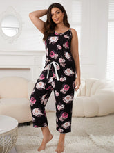 Load image into Gallery viewer, Floral V Neck Capri Pajama Set
