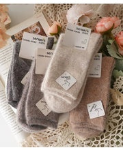 Load image into Gallery viewer, Plush Winter Mid Tube Socks
