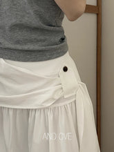 Load image into Gallery viewer, Chic Korean Style  Skirt for Young Women Spring Autumn Winter Seasonal Fashionable Inner Wear Casual Versatile Skirt
