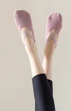 Load image into Gallery viewer, Grip Fit Yoga Sock Set
