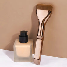 Load image into Gallery viewer, Professiona Makeup Brush, Curved Soft Bristle Foundation Brush for Even Application, Travel-Friendly
