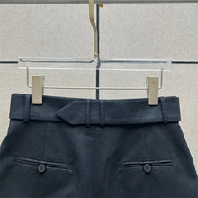 Load image into Gallery viewer, women's shorts New high waisted slim mini pants for summer 2026 linen blend casual shorts Belt decoration shorts women's pants
