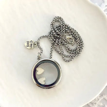 Load image into Gallery viewer, Pet Souvenirs Can Hold Cat or Dog Hair Necklaces, Pendants, Alloy Glass Photo Frames, Pendants, and Pet Accessories
