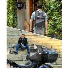Load image into Gallery viewer, Motorcycle Pet Travel Bag Dog Cat Carrier Bag Portable 20lbs Folding Dog Carrier Backpack for Touring Street Glide Road King Bag
