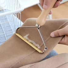 Load image into Gallery viewer, Portable Lint Remover Pet Hair Remover Brush Manual Lint Roller Sofa Clothes Cleaning Lint Brush Fuzz Fabric Shaver Brush Tool

