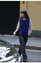 Load image into Gallery viewer, Minimal Knit Sweater Vest Women
