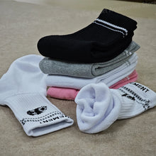 Load image into Gallery viewer, Stretch Yoga Comfort Socks
