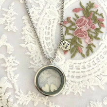 Load image into Gallery viewer, Pet Souvenirs Can Hold Cat or Dog Hair Necklaces, Pendants, Alloy Glass Photo Frames, Pendants, and Pet Accessories
