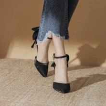 Load image into Gallery viewer, Pearl Strap Wedding High Heels
