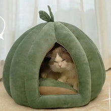 Load image into Gallery viewer, Cat Beds For Indoor Cats Pumpkin Cat House Enclosed Cat Bed Cat Cave Thickened Halloween Pet Bed Cat Hideaway For Kittens Small
