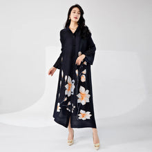 Load image into Gallery viewer, Elegant Pleated Loose Maxi Dress

