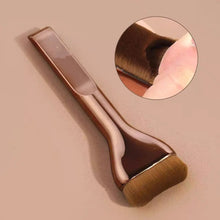 Load image into Gallery viewer, Professiona Makeup Brush, Curved Soft Bristle Foundation Brush for Even Application, Travel-Friendly
