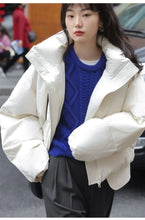 Load image into Gallery viewer, Minimal Knit Sweater Vest Women
