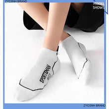 Load image into Gallery viewer, Premium Men's Breathable Ankle Socks
