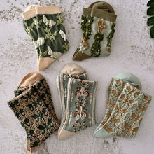 Load image into Gallery viewer, Vintage Jacquard Mid Calf Socks
