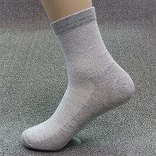 Load image into Gallery viewer, Men’s Breathable Cotton Crew Socks
