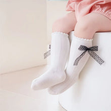 Load image into Gallery viewer, Princess Lace Bow Baby Socks
