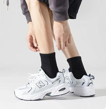 Load image into Gallery viewer, Cushioned Breathable Running Socks
