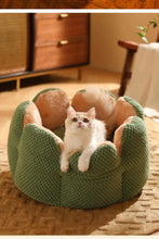 Load image into Gallery viewer, Petal Shaped Pet Bed, Plush Round Dog &amp; Cat Cushion Mat with Knitted Texture, Ultra Soft Warm Nest for Kittens Puppies in Winter
