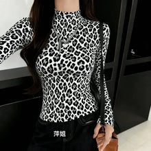 Load image into Gallery viewer, Women's Tops T-shirts Slim Stylish Spring Autumn Winter Loose Long-sleeved Fashion Versatile Bottoming Shirts
