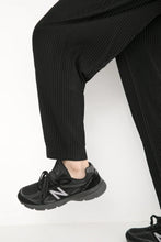 Load image into Gallery viewer, Japanese Pleated Streetwear Suit Pants
